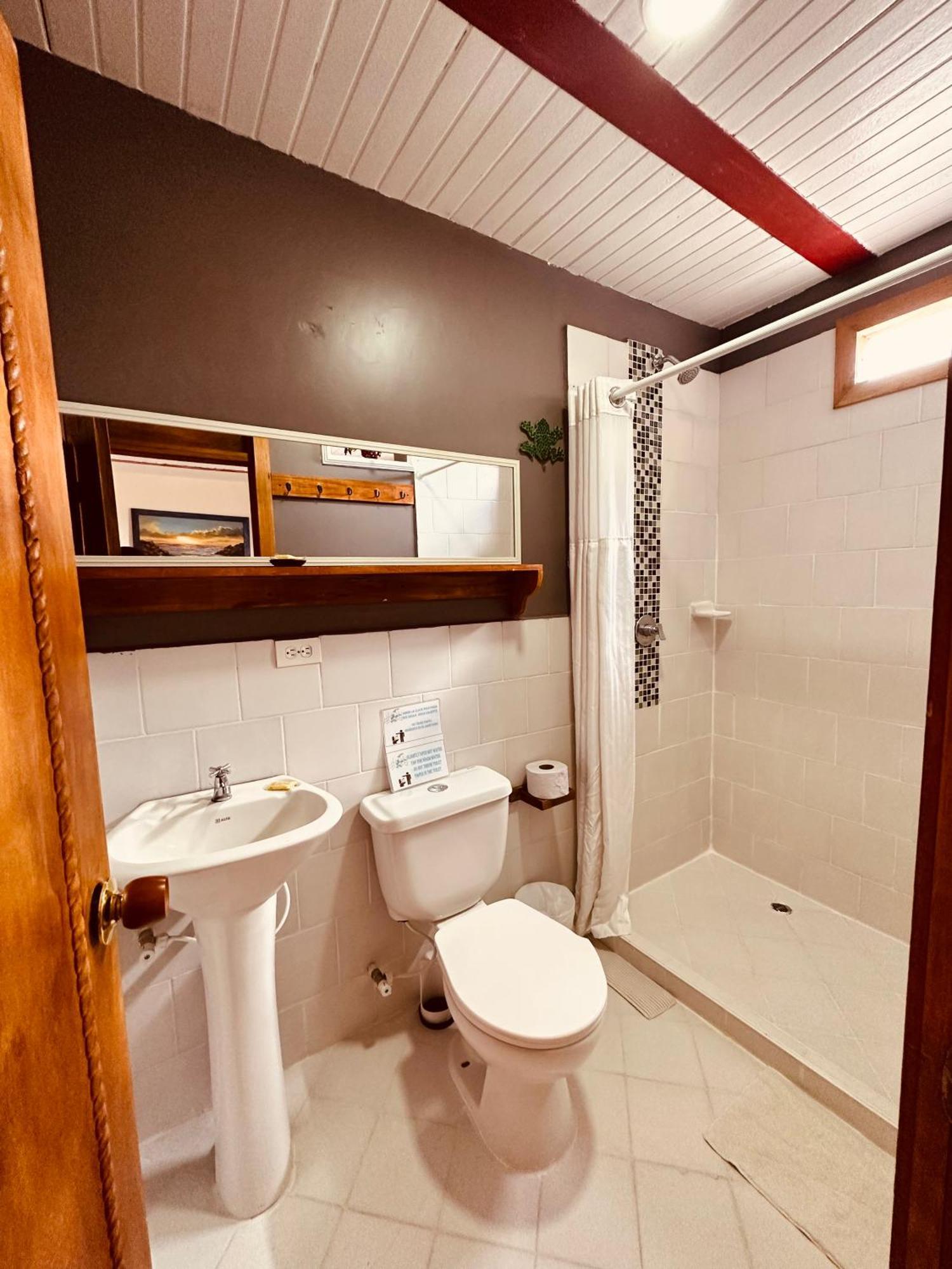 Intiluna Hostel Саленто Екстериор снимка